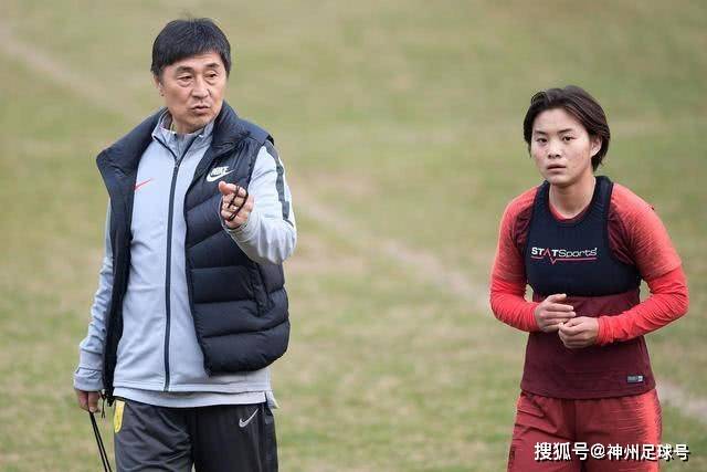 哈登坚持复出，谈伤后续与球队未来